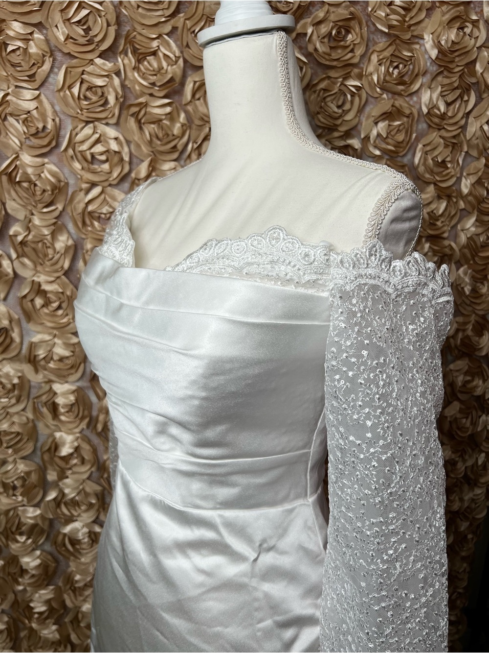 Elegant White Off-Shoulder Lace Sleeve Wedding Dress